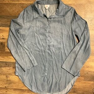 Women’s Blue Long sleeve Shirt with sleeve tabs, button up, scoop hem. Size Smal